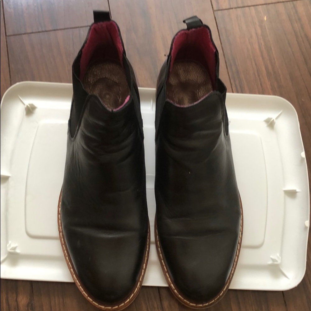 Otisopse Black Booties